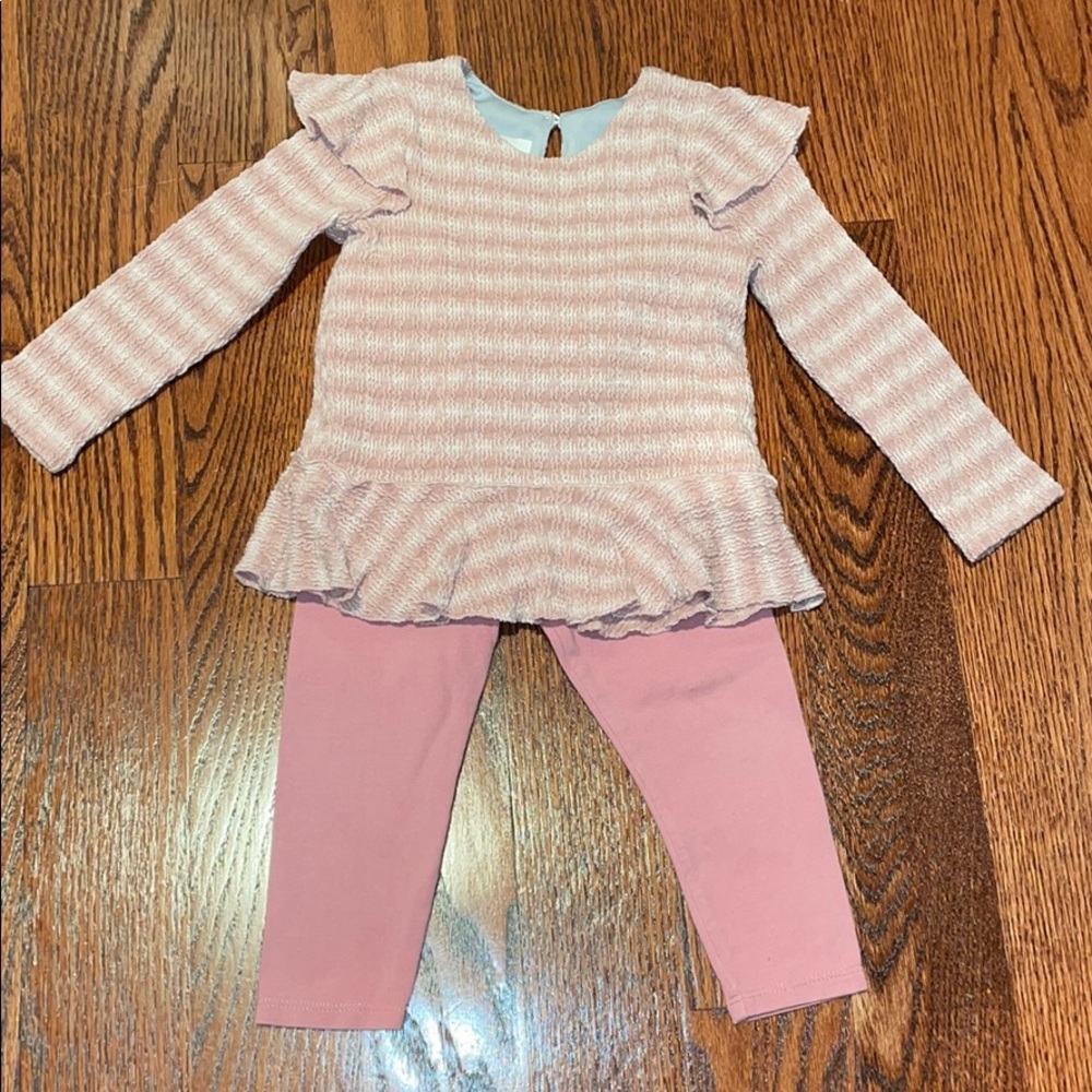 Boutique isobella and Chloe outfit size 24 m